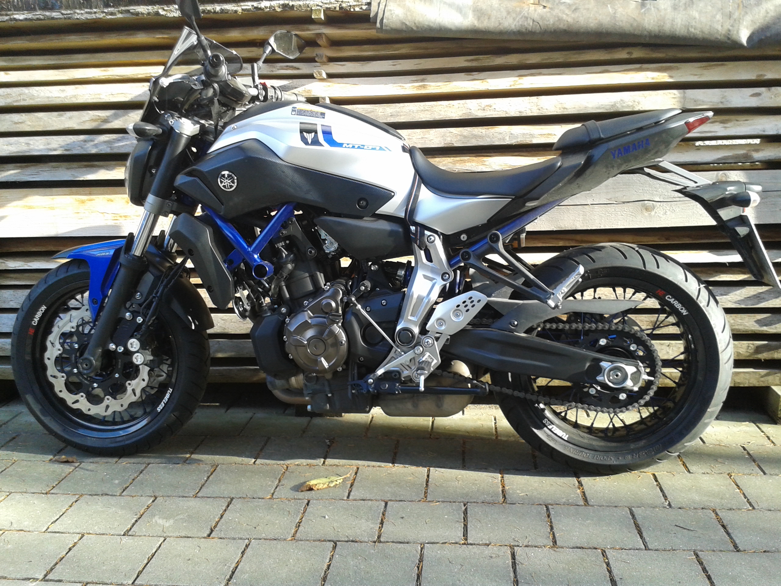 Yamaha MT07 Speicher�der total links